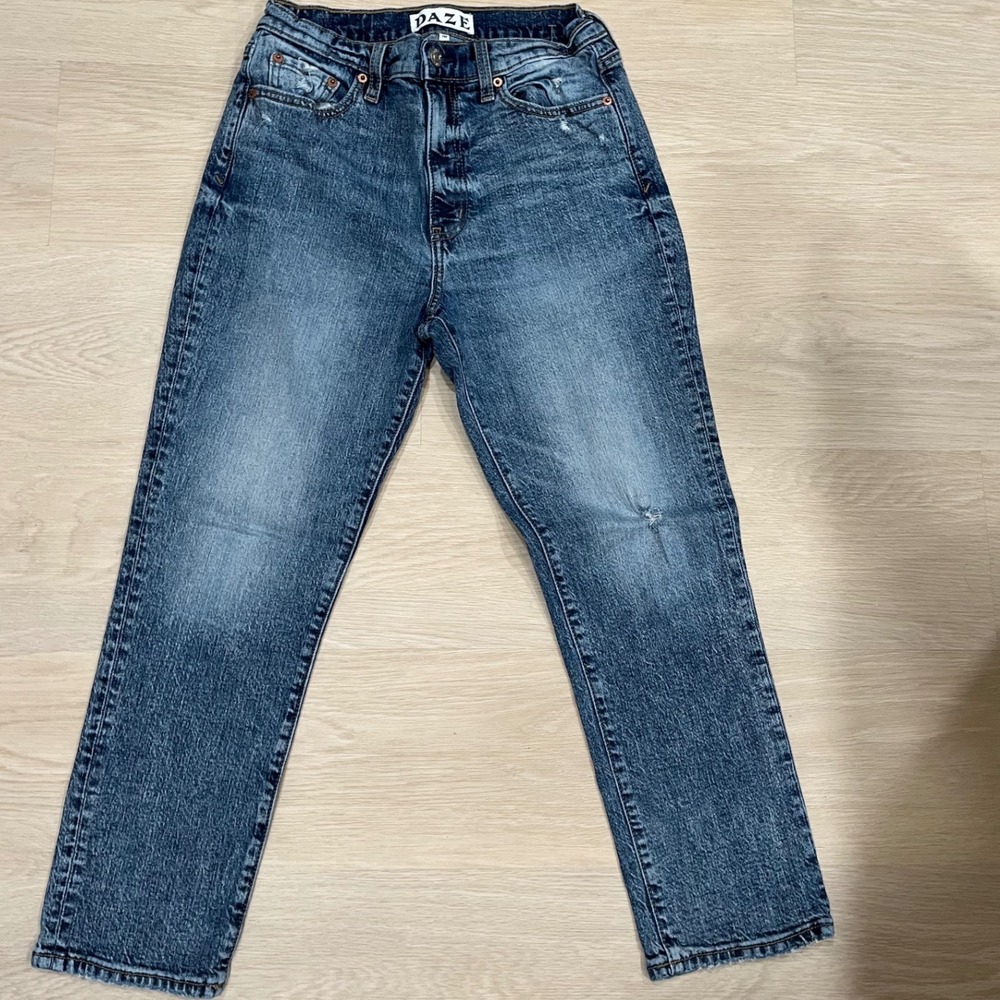 DAZE Denim Women 28P Straight Leg Jeans Medium Wash Distressed High Rise Petite